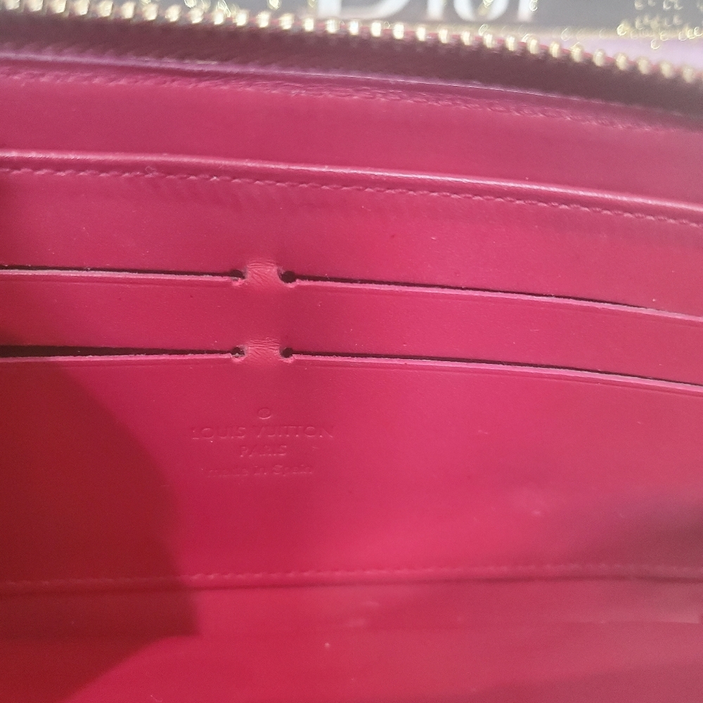 LOUIS VUITTON 🔥VERNIS MONOGRAM WALLET 🌸-EUC - Picture 7 of 14